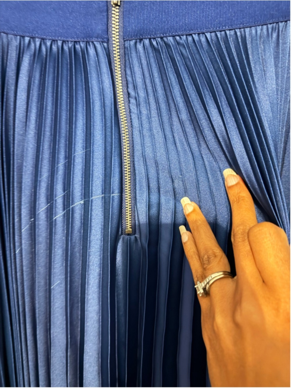 Women's Alice and Olivia Blue and White Pleated Maxi Skirt - Picture 5 of 7